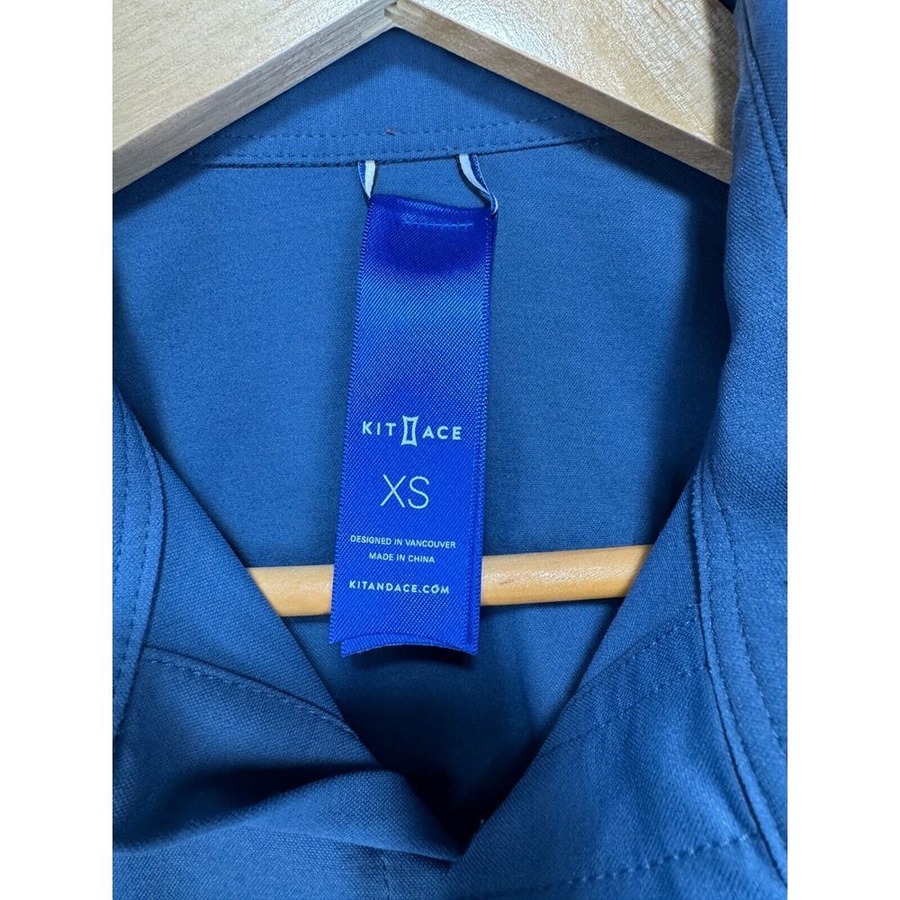 Kit and Ace Performance Button Shirt Men XS Extra Small‎ Navy Blue Wicking - Picture 3 of 8
